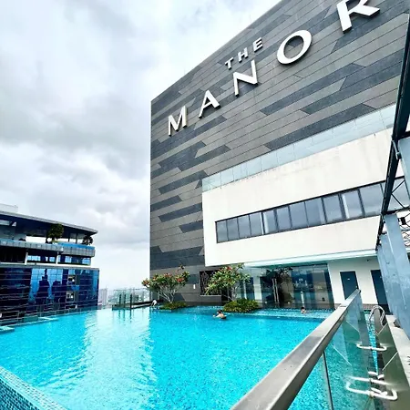 Manor Serviced Suites Klcc By Rooftop Pool
